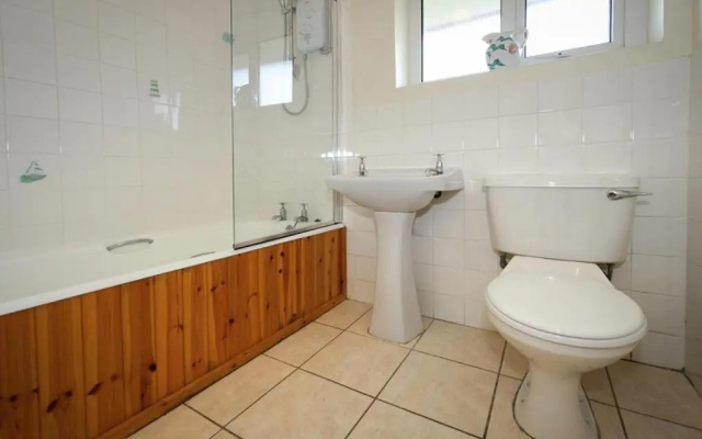 10 Llwyn Onn Beach Hut