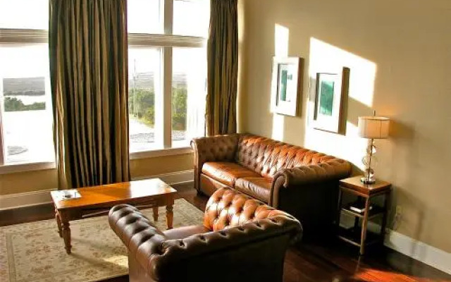 Oasis Suites Hotel