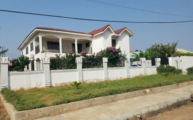 Отель Rose Villa вид на фасад
