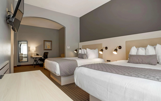 Best Western Plus Two Rivers Hotel & Suites