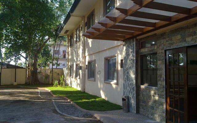 Отель Park Hill Hotel Филиппины, Лапу-Лапу - отзывы, цены и фото номеров - забронировать отель Park Hill Hotel онлайн вид на фасад
