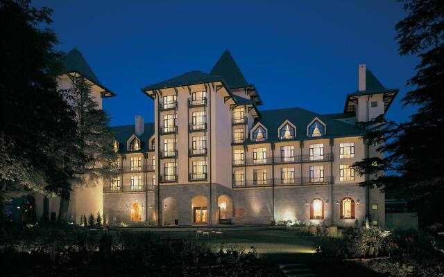 Отель Wildflower Hall, In the Himalayas вид на фасад