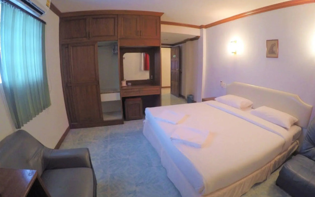 Break Point Patong Hotel
