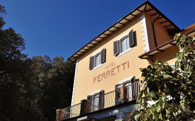 Ferretti Hotel Сполето вид на фасад