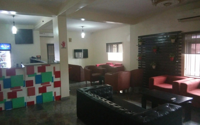 Orchid Suite & Apartment