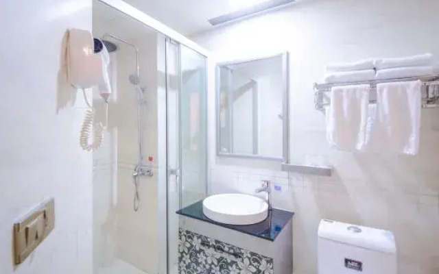 Dongfen Hotel (Pingyang Shuitou)