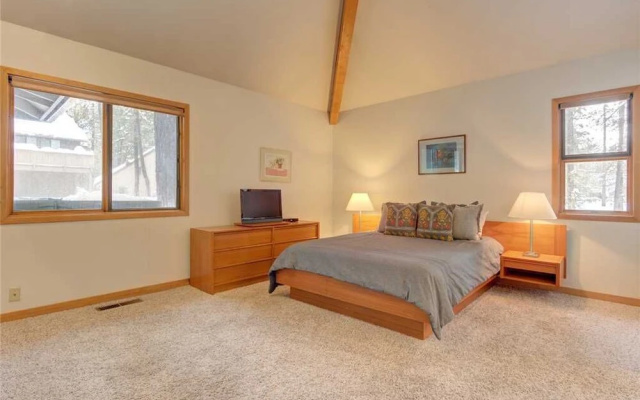 Awbrey Lane #7 by Village Properties at Sunriver