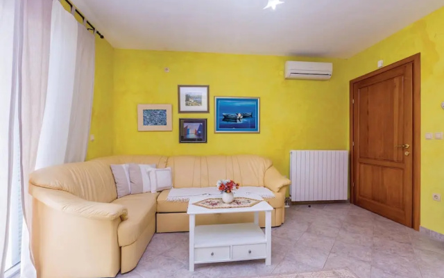 Amazing Home in Cizici With Wifi and 1 Bedrooms
