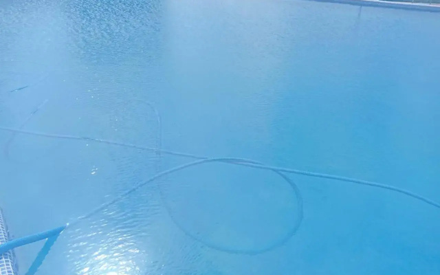 Studio hautte game avec piscine.