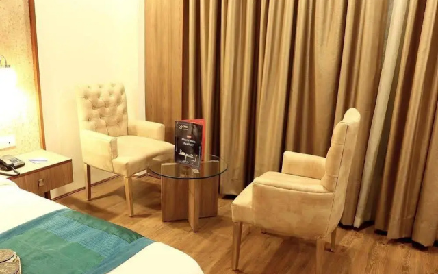 OYO Premium Airport VIP Road