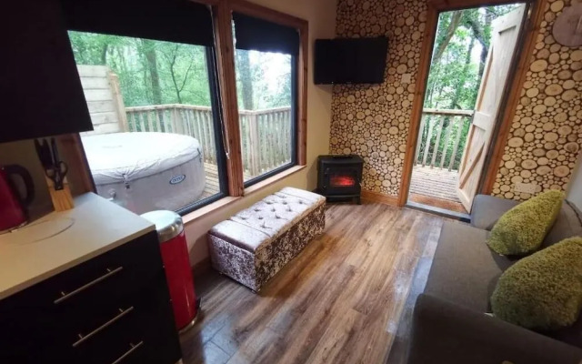 Tiny House-Hot Tub-St Clears-Pembrokeshire-Tenby