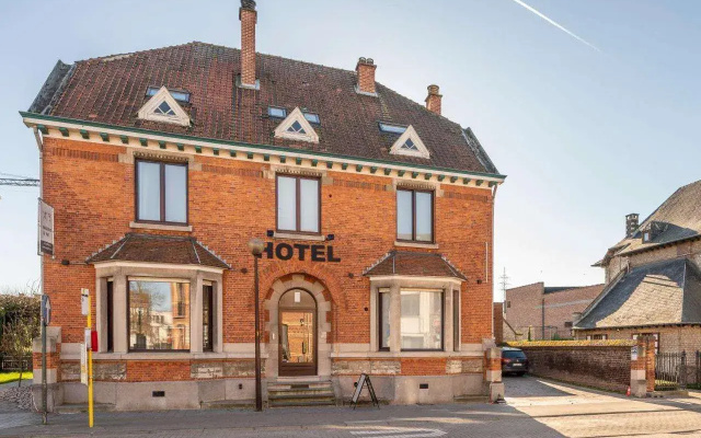 hotelImage