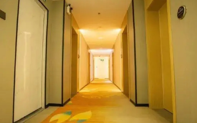 Tuwo Holiday Hotel (You County Bus Terminal)
