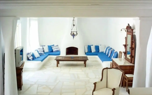 Villa Adonis