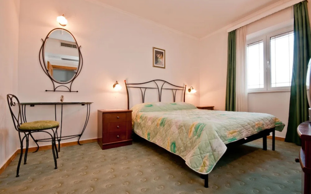 Barba Petra Dvori Apartments