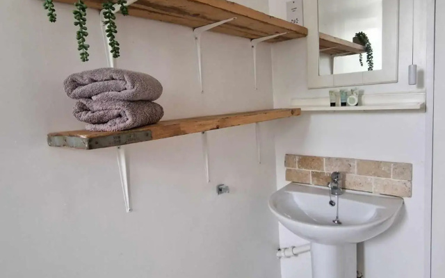 Flat 22 Studio Apartment Southlands