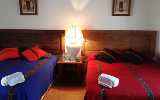 Hostal Casa Del Artista & Galeria