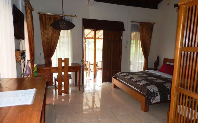 Alamanda Villa's Rooms & Adventure