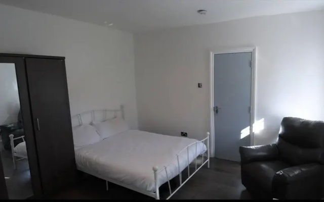 Limehouse Townhomes-4 Bedrooms,3 Bathrooms,garden