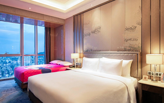 Pullman Yantai Center