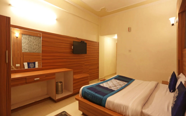 OYO 7358 Hotel Jagdish Residency