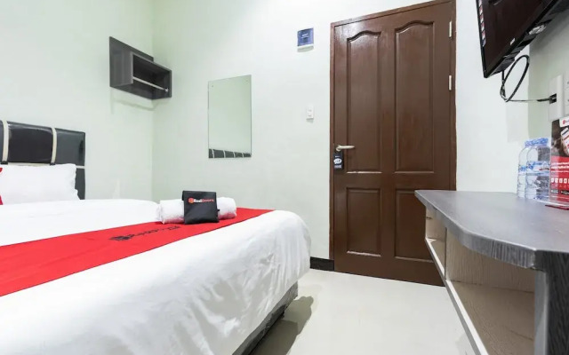 RedDoorz near Medan Amplas