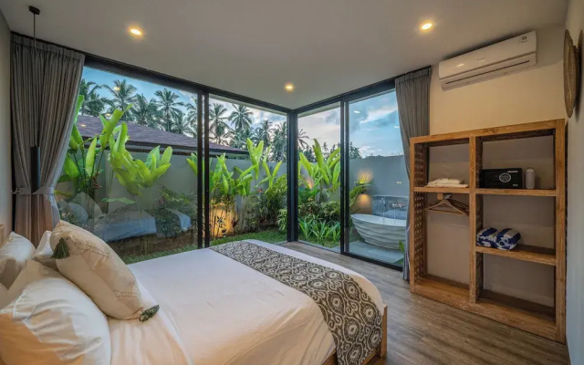 Xanadu - 5BR Ubud Designer Villa, Pool with Rice Fields Views