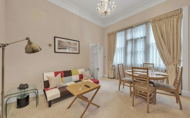 Hertford Flat 4