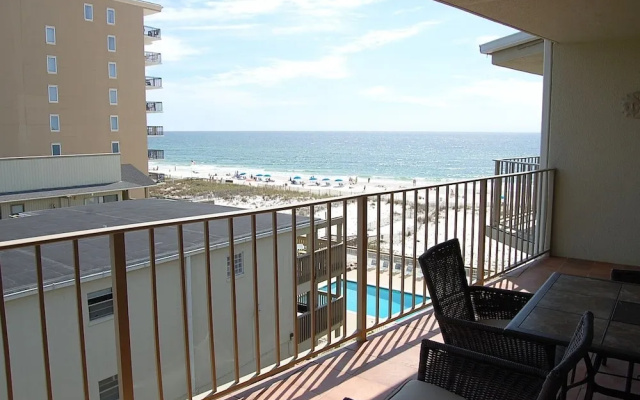 Gulf Village 413
