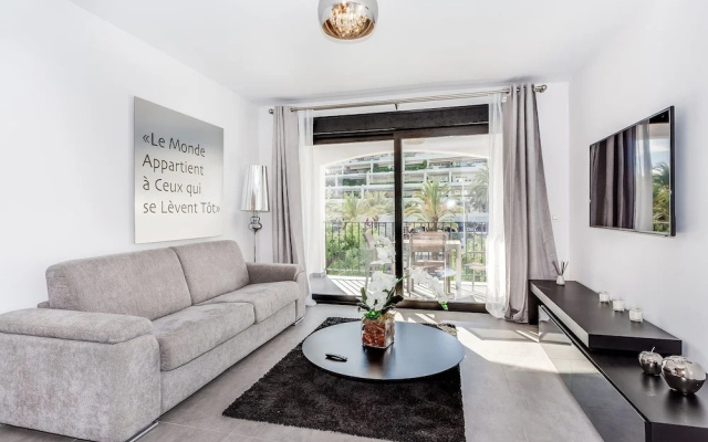 by RIVA - Beautiful 1 Bedroom Chic Apartment in Banus Gardens