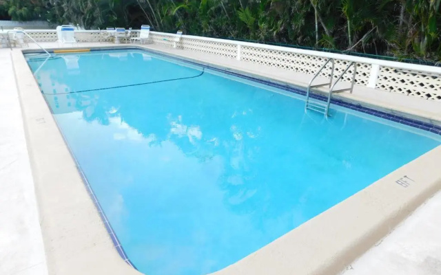 The Grove Beach Condominiums