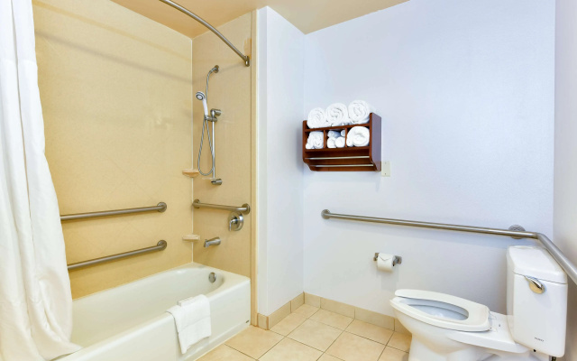 Hampton Inn & Suites Pittsburg, CA