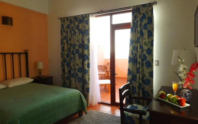 La Posada Hotel & Beach Club