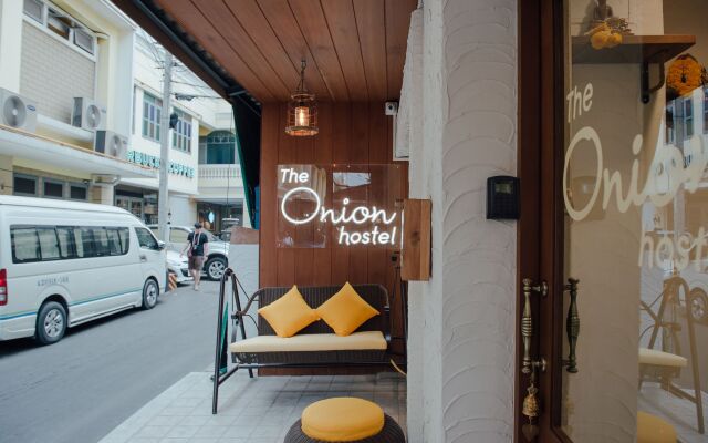 The Onion Hostel at Flower Market вид на фасад