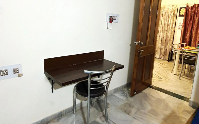 Aditya Premium HomeStay- Furnished Air Conditioned- 2BHK