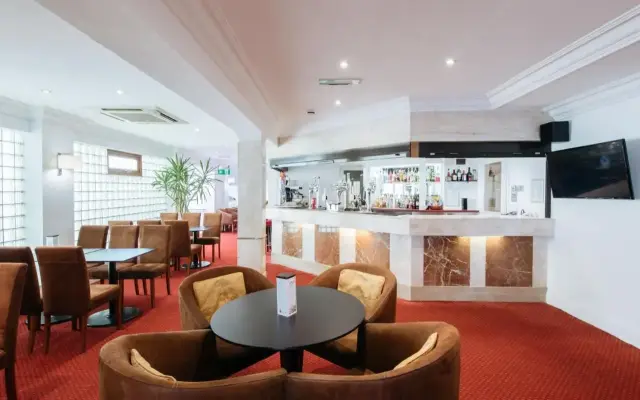 The Queens Hotel