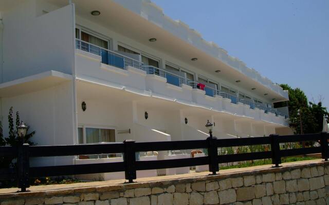 Отель Side Beach Club вид на фасад