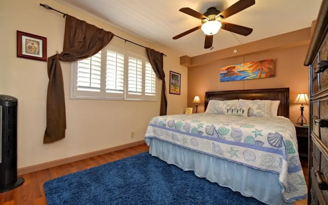 Valley Isle 302 by RedAwning