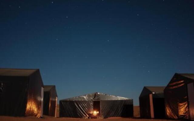 Отель Camp Under Stars - Adults Only Марокко, Мерзуга - отзывы, цены и фото номеров - забронировать отель Camp Under Stars - Adults Only онлайн вид на фасад