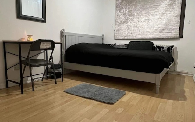 Room in House - Downtown Delight - Superior Double Room