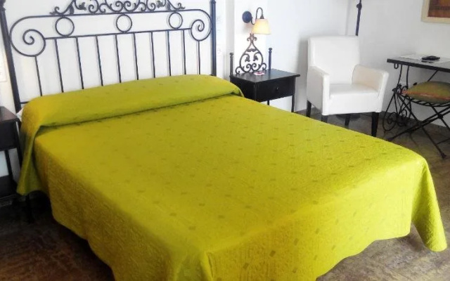 Hotel Plaza Escribano