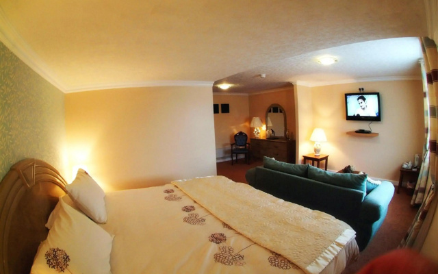 Beaufort Park Hotel