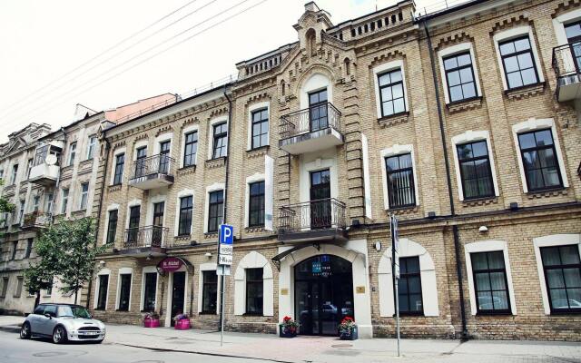 Отель City Hotels Algirdas Литва, Вильнюс - 6 отзывов об отеле, цены и фото номеров - забронировать отель City Hotels Algirdas онлайн вид на фасад