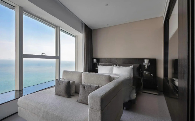 Qingdao Haiyi Sailing Hotel