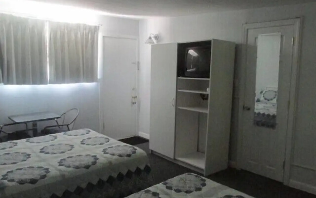 Country Squire Motel