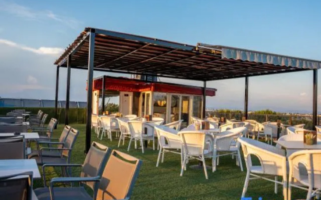 Velaris Boutique Hotel
