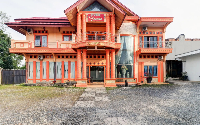 OYO 113500 Hotel R Cantika Syariah