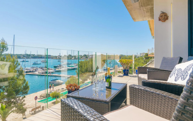 LLEVANT  - Apartment with sea views in Portocolom. Free WiFi