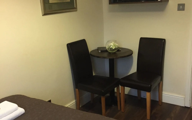 Aviva Guest House