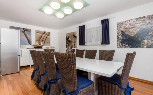 Amazing Home in Pag With 5 Bedrooms, Wifi and Outdoor Swimming Pool